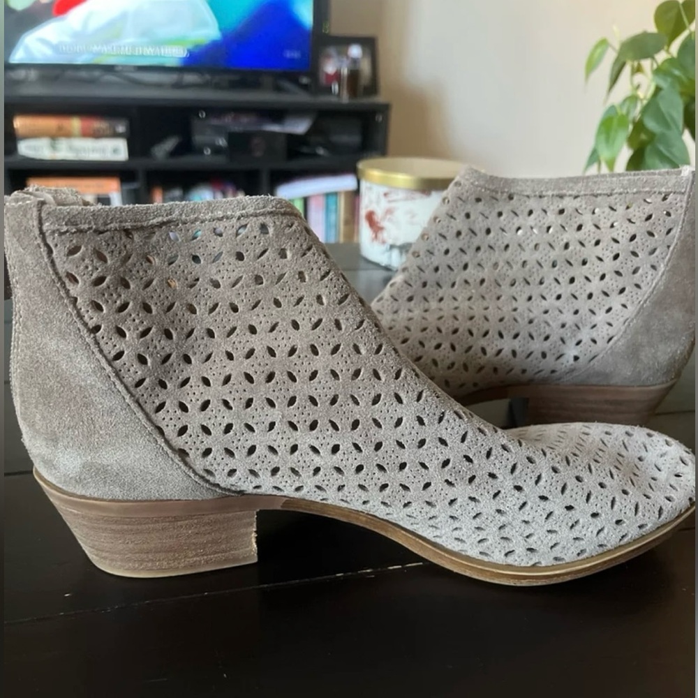 Lucky Brand Women's Gray Suede Ankle Boots